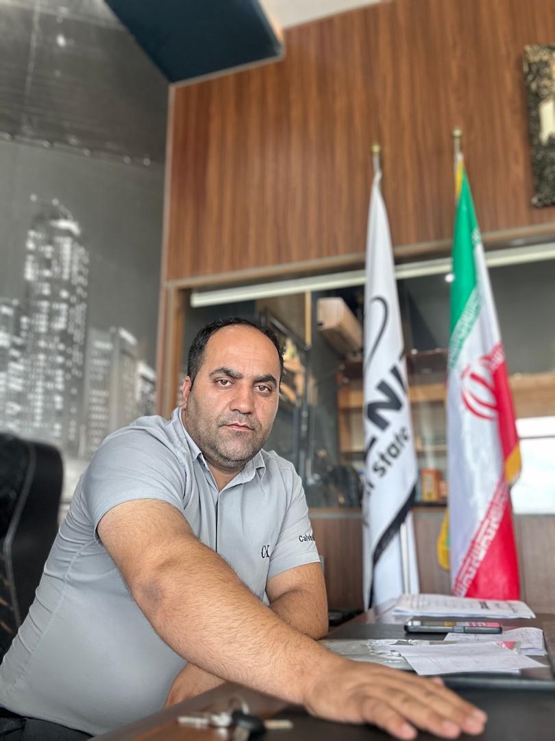 Mr. Engineer Taghizadehآقای مهندس تقی زاده